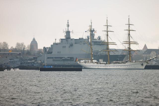 11 February 2026, Schleswig-Holstein, Kiel: The Spanish dock landing ship ESPS Castilla is moored behind the Gorch Fock in Kiel's naval port. On February 12, 2026, a press conference will be held here on the NATO exercise "Steadfast Dart 26", the largest NATO exercise this year. Photo: Frank Molter/dpa
