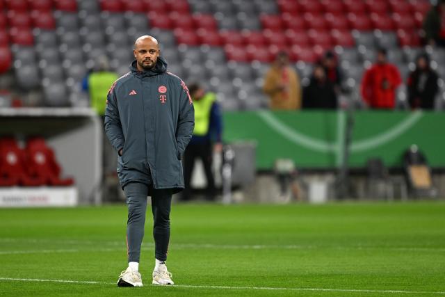 11 February 2026, Bavaria, Munich: Bayern Munich coach Vincent Kompany walks across the field before the German DFB Cup quarterfinal soccer match between Bayern Munich and RB Leipzig at the Allianz Arena. Photo: Sven Hoppe/dpa - WICHTIGER HINWEIS: Gemäß den Vorgaben der DFL Deutsche Fußball Liga bzw. des DFB Deutscher Fußball-Bund ist es untersagt, in dem Stadion und/oder vom Spiel angefertigte Fotoaufnahmen in Form von Sequenzbildern und/oder videoähnlichen Fotostrecken zu verwerten bzw. verwerten zu lassen.