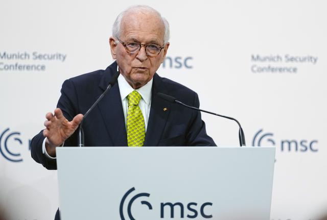 13 February 2026, Bavaria, Munich: Wolfgang Ischinger, Chairman of the Munich Security Conference, speaks at the opening of the MSC, which organizers describe as a "security conference of superlatives." The event will host over 60 heads of state and government-the highest number ever at the world's leading security policy meeting. Photo: Kay Nietfeld/dpa