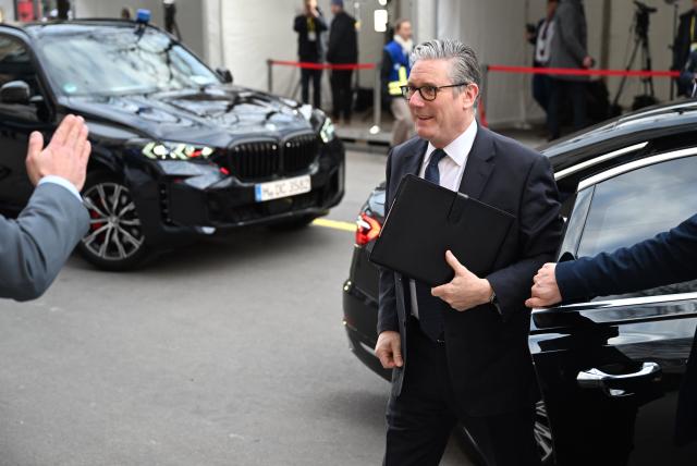 13 February 2026, Bavaria, Munich: UK Prime Minister Keir Starmer arrives to the 62nd Munich Security Conference at the Bayerischer Hof Hotel. Photo: Felix Hörhager/dpa
