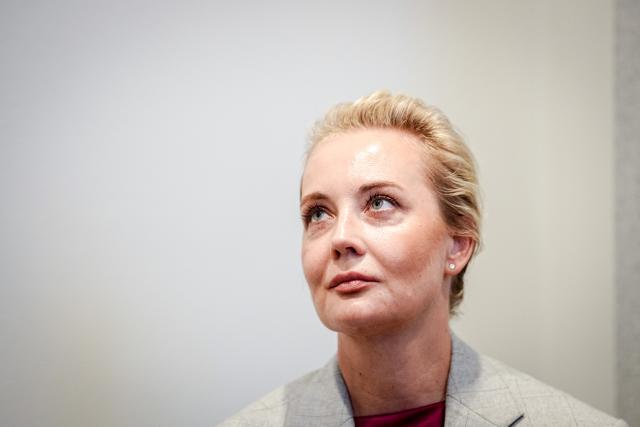 14 February 2026, Bavaria, Munich: Julia Navalnaya, Russian human rights activist and wife of Russian opposition leader and dissident Alexei Navalny, gives a press statement on the death and circumstances surrounding her husband's death on the sidelines of the 62nd Munich Security Conference (MSC) Photo: Kay Nietfeld/dpa