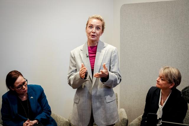 14 February 2026, Bavaria, Munich: Julia Navalnaya, Russian human rights activist and wife of Russian opposition leader and dissident Alexei Navalny, gives a press statement on the death and circumstances surrounding her husband's death on the sidelines of the 62nd Munich Security Conference (MSC). Photo: Kay Nietfeld/dpa