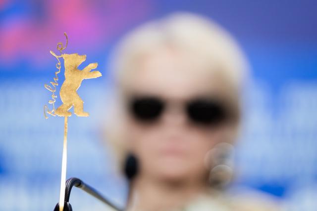 14 February 2026, Berlin: US-Canadian actress and model Pamela Anderson attends the press conference of the film "Rosebush Pruning" during the 76th Berlin International Film Festival. Photo: Christoph Soeder/dpa