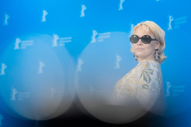 14 February 2026, Berlin: US-Canadian actress and model Pamela Anderson is pictured during the photocall of the film "Rosebush Pruning" during the 76th Berlin International Film Festival. Photo: Christoph Soeder/dpa