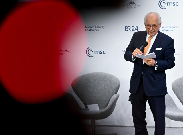 15 February 2026, Bavaria, Munich: Wolfgang Ischinger, head of the Security Conference, gives his closing speech on the last day of the Munich Security Conference. Photo: Sven Hoppe/dpa