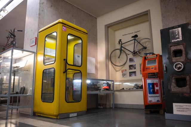 FILED - 26 March 2024, Berlin: A telephone booth in which recordings of phone calls with department store blackmailer Scrooge can be listened to is in the Berlin Police Historical Collection. Photo: Sebastian Gollnow/dpa