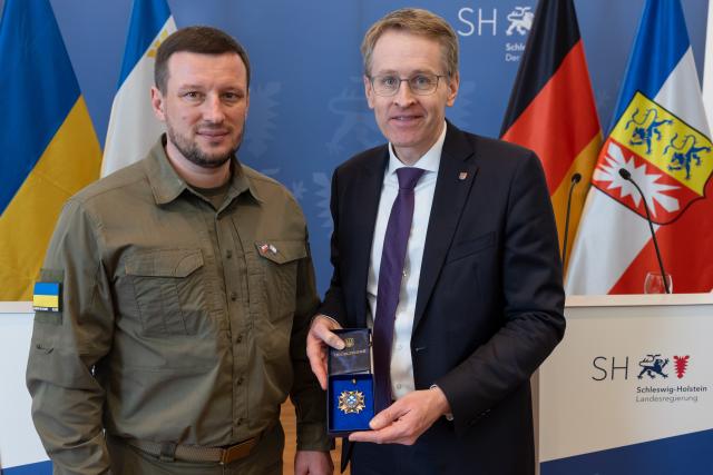 17 February 2026, Schleswig-Holstein, Kiel: Cherson Governor Oleksandr Prokudin (L) holds a press conference with Schleswig-Holstein Minister-President Daniel Günther as part of the security conference "Learning from Ukraine." Photo: Ulrich Perrey/dpa