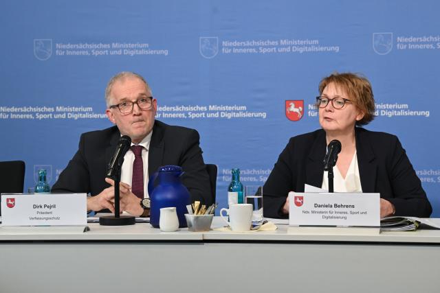 17 February 2026, Lower Saxony, Hanover: Daniela Behrens, Minister of the Interior of Lower Saxony, and Dirk Pejril, Head of the Office for the Protection of the Constitution of Lower Saxony, speak at a press conference at the Lower Saxony Ministry of the Interior in Hanover. The state's Office for the Protection of the Constitution has classified the AfD's state association as confirmed right-wing extremist. Photo: Julian Stratenschulte/dpa
