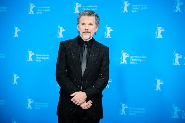 17 February 2026, Berlin: US actor Ethan Hawke arrives to attend the photocall for the film "The Weight" during the 76th Berlin International Film Festival. Photo: Christoph Soeder/dpa