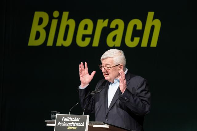 18 February 2026, Baden-Württemberg, Biberach: Joschka Fischer, former Foreign Minister, speaks at the Political Ash Wednesday event of Alliance 90/The Greens in Biberach town hall. Photo: Silas Stein/dpa