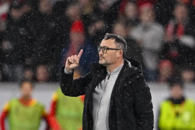 FILED - 22 February 2024, Baden-Wuerttemberg, Freiburg im Breisgau: Then Lens coach Franck Haise gestures on the touchline during the UEFA Europa League soccer match between SC Freiburg and RC Lens at Europa-Park Stadium. Photo: Harry Langer/dpa