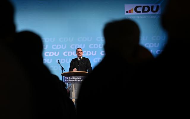 18 February 2026, Thuringia, Apolda: Jens Spahn, Christian Democratic Union of Germany (CDU)/ and the Christian Social Union in Bavaria (CSU) parliamentary group leader, speaks during the CDU Thuringia regional association's Political Ash Wednesday event at the Vereinsbrauerei brewery. Photo: Martin Schutt/dpa