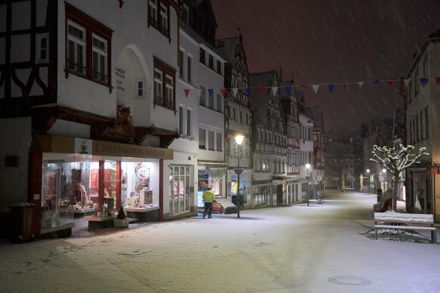 19 February 2026, Rhineland-Palatinate, Montabaur: A street is covered in snow at the district town of Montabaur. Photo: Sascha Ditscher/dpa