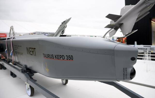FILED - 03 June 2024, Brandenburg, Schoenefeld: A Taurus KEPD-350 cruise missile is on display at the MBDA Deutschland stand at Berlin Brandenburg Airport (BER). Photo: Bernd von Jutrczenka/dpa