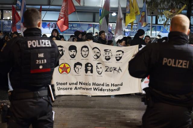 19 February 2026, Hesse, Frankfurt/Main: Demonstrators march through downtown Frankfurt under the slogan "Anti-Racism Day" on the anniversary of the racist attacks in Hanau. Photo: Boris Roessler/dpa