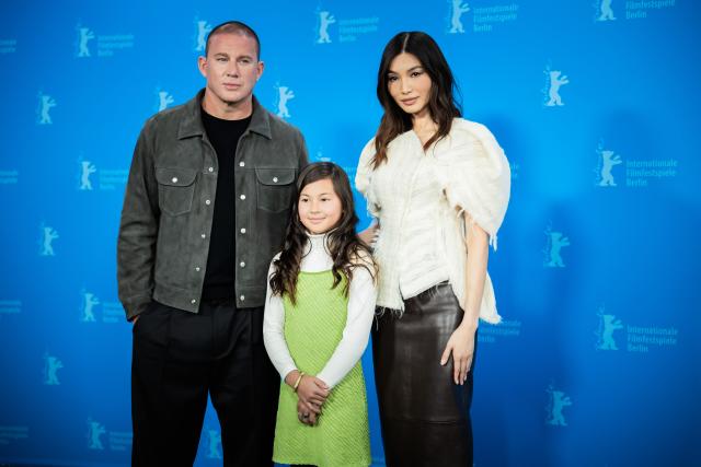 20 February 2026, Berlin: US actors Channing Tatum, Mason Reeves and British actress Gemma Chan arrives for the photocall for the film "Josephine" during the 76th Berlin International Film Festival. Photo: Christoph Soeder/dpa