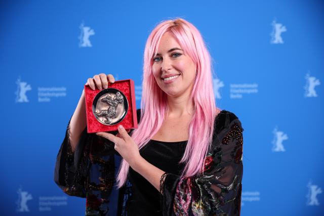 21 February 2026, Berlin: French filmmaker Fanny Texier celebrates with the Silver Bear Jury Prize (short film) for "A Woman's Place Is Everywhere" after the award ceremony of the 76th Berlin International Film Festival. Photo: Ronny Hartmann/POOL AFP/dpa
