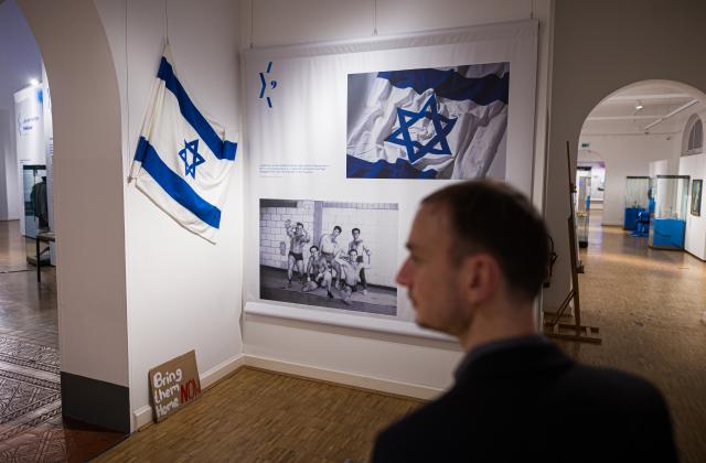 22 February 2026, Lower Saxony, Braunschweig: A visitor views the exhibition "With Our Own Voice: 75 Years of the Central Council of Jews in Germany," highlighting the history of the Central Council of Jews in Germany. Photo: Moritz Frankenberg/dpa