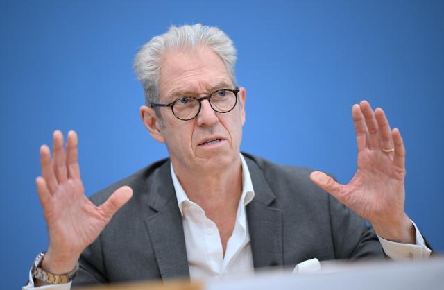 FILED - 11 April 2024, Berlin: Andreas Gassen, Chairman of the National Association of Statutory Health Insurance Physicians (KBV), speaks at a press conference. Photo: Britta Pedersen/dpa