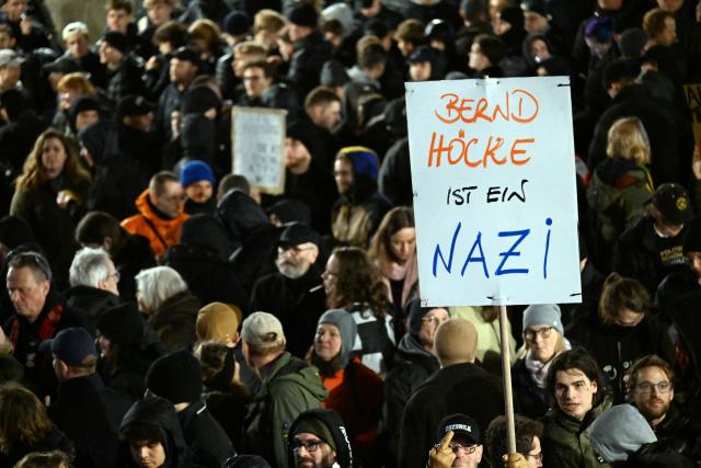 23 February 2026, North Rhine-Westphalia, Duesseldorf: Protesters rally against Bjoern Hoecke, with thousands expected to attend a demonstration in North Rhine-Westphalia opposing the Thuringian AfD leader's appearance. Photo: Federico Gambarini/dpa