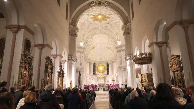 23 February 2026, Bavaria, Würzburg: Opening service of the spring plenary assembly of the German Bishops' Conference at St. Kilian's Cathedral. Photo: Daniel Löb/dpa