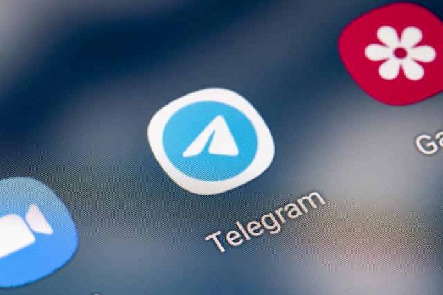 FILED - 21 January 2022, Berlin: The icon for the Telegram app can be seen on the screen of a smartphone. Photo: Fabian Sommer/dpa