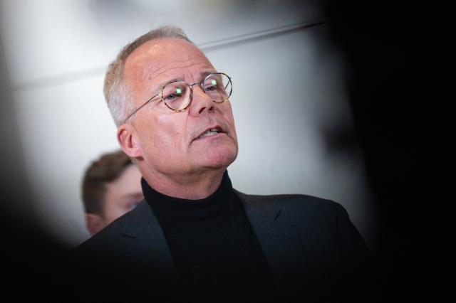 24 February 2026, Berlin: Matthias Miersch, parliamentary group leader of the Social Democratic Party of Germany (SPD), speaks during a press statement on the Building Energy Act in the Bundestag. Photo: Christophe Gateau/dpa
