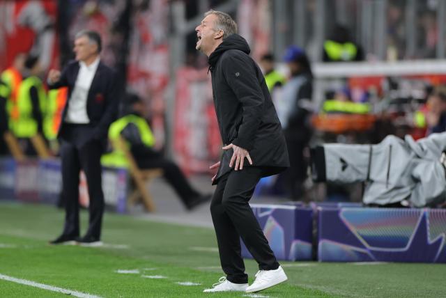 24 February 2026, North Rhine-Westphalia, Leverkusen: Bayer Leverkusen coach Kasper Hjulmand reacts from the touchline during the UEFA Champions League knockout phase play offs, second leg soccer match between Bayer Leverkusen and Olympiacos Piraeus at BayArena. Photo: Rolf Vennenbernd/dpa