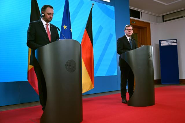 25 February 2026, Berlin: German Foreign Minister Johann Wadephul speaks during a joint press conference with Belgian Foreign Minister Prevot in Berlin. Photo: Markus Lenhardt/dpa