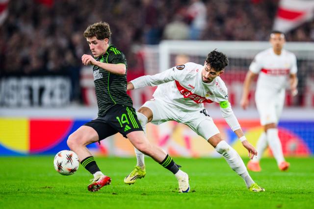 26 February 2026, Baden-Wuerttemberg, Stuttgart: Stuttgart's Atakan Karazor (R) and Celtic Glasgow's Luke McCowan battle for the ball during the UEFA Europa League intermediate round second leg soccer match between VfB Stuttgart and Celtic Glasgow at MHPArena. Photo: Tom Weller/dpa