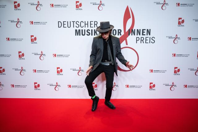 26 February 2026, Berlin: German singer Udo Lindenberg arrives to attend the German Music Authors' Award ceremony. Photo: Christophe Gateau/dpa