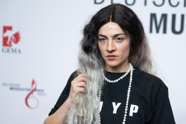 26 February 2026, Berlin: German rapper Haiyti arrives to attend the German Music Authors' Award ceremony. Photo: Christophe Gateau/dpa