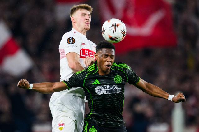26 February 2026, Baden-Wuerttemberg, Stuttgart: Stuttgart's Finn Jeltsch (L) and Celtic Glasgow's Junior Adamu battle for the ball during the UEFA Europa League intermediate round second leg soccer match between VfB Stuttgart and Celtic Glasgow at MHPArena. Photo: Tom Weller/dpa