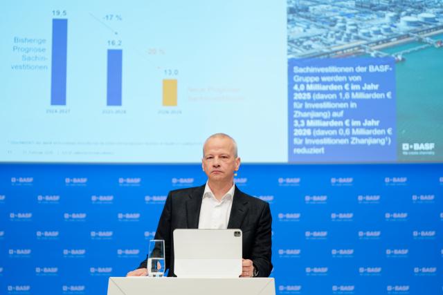27 February 2026, Rhineland-Palatinate, Ludwigshafen: Markus Kamieth, Chairman of the Board of Executive Directors of BASF SE, speaks at the Annual Press Conference of the chemical company BASF. Photo: Uwe Anspach/dpa