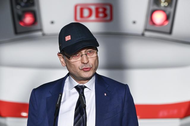 27 February 2026, Berlin: Michael Peterson, DB Board Member for Long-Distance Passenger Transport, presents Deutsche Bahn's immediate action program for more comfort in long-distance transport at the ICE depot in Berlin-Rummelsburg. Photo: Jens Kalaene/dpa