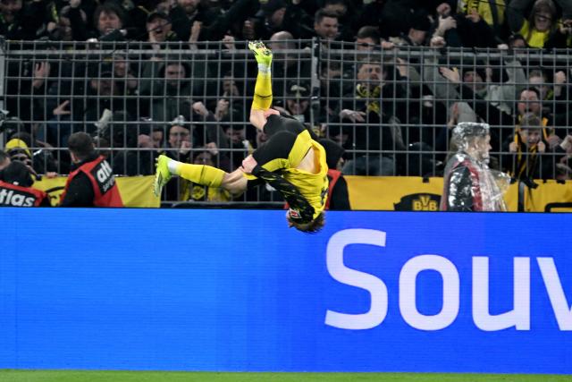 28 February 2026, North Rhine-Westphalia, Dortmund: Borussia Dortmund's Daniel Svensson celebrates his side's second goal of the game during the German Bundesliga soccer match between Borussia Dortmund and FC Bayern Munich at Signal Iduna Park. Photo: Federico Gambarini/dpa - IMPORTANT NOTICE: DFL and DFB regulations prohibit any use of photographs as image sequences and/or quasi-video.