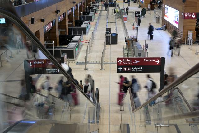 FILED - 06 February 2026, Berlin: Closed check-in counters at Berlin BER Airport. Flights to and from the Middle East have been halted at Berlin's main airport, a spokesman for BER airport said on Sunday. Photo: Michael Bahlo/dpa