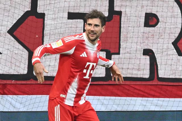 FILED - 14 February 2026, Bremen: Bayern Munich's Leon Goretzka celebrates scoring his side's third goal during the German Bundesliga soccer match between Werder Bremen and Bayern Munich at Weserstadion. Photo: Carmen Jaspersen/dpa - WICHTIGER HINWEIS: Gemäß den Vorgaben der DFL Deutsche Fußball Liga bzw. des DFB Deutscher Fußball-Bund ist es untersagt, in dem Stadion und/oder vom Spiel angefertigte Fotoaufnahmen in Form von Sequenzbildern und/oder videoähnlichen Fotostrecken zu verwerten bzw. verwerten zu lassen.