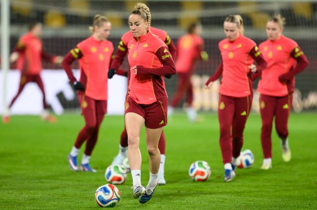 02 March 2026, Saxony, Dresden: Germany's Giulia Gwinn (C) and her teammates take part in the final training session at Rudolf Harbig Stadium, ahead of the Women's World Cup qualifying soccer match against Slovenia. Photo: Robert Michael/dpa