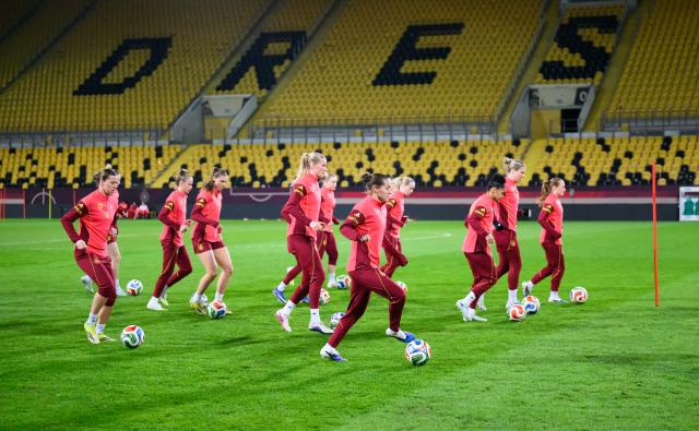 02 March 2026, Saxony, Dresden: Germany players take part in the final training session at Rudolf Harbig Stadium, ahead of the Women's World Cup qualifying soccer match against Slovenia. Photo: Robert Michael/dpa