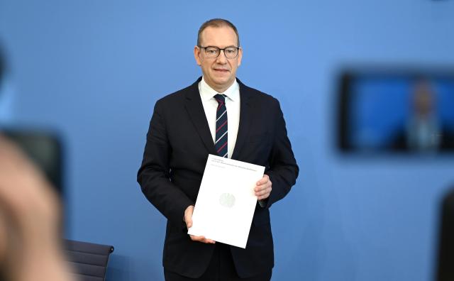 03 March 2026, Berlin: Parliamentary Commissioner for the Armed Forces Henning Otte presents the 2025 annual report on the state of the German Armed Forces. Photo: Elisa Schu/dpa