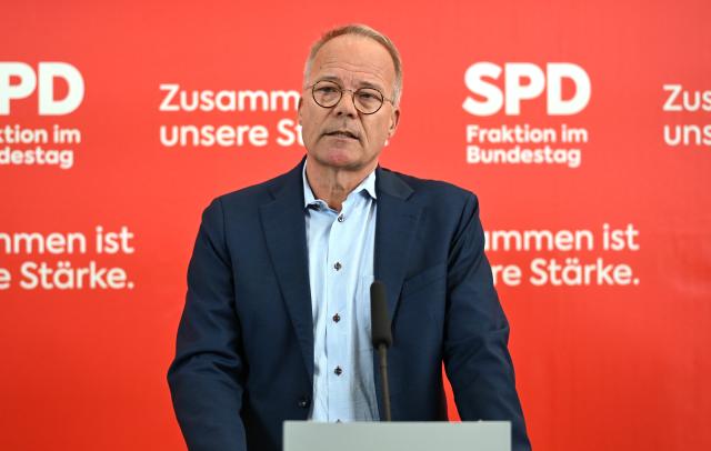03 March 2026, Berlin: Social Democratic Party of Germany (SPD) parliamentary group leader in the Bundestag Matthias Miersch speaks before the start of the SPD parliamentary group meeting in the German Bundestag. Photo: Elisa Schu/dpa