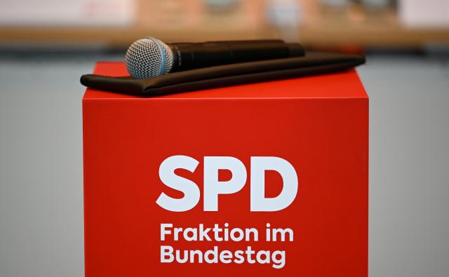 03 March 2026, Berlin: A microphone lies on a pad with the Social Democratic Party of Germany (SPD) logo in the German Bundestag before the start of the SPD parliamentary group meeting. Photo: Elisa Schu/dpa