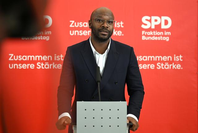 03 March 2026, Berlin: Social Democratic Party of Germany (SPD) deputy parliamentary party leader in the Bundestag Armand Zorn speaks before the start of the SPD parliamentary group meeting in the German Bundestag. Photo: Elisa Schu/dpa