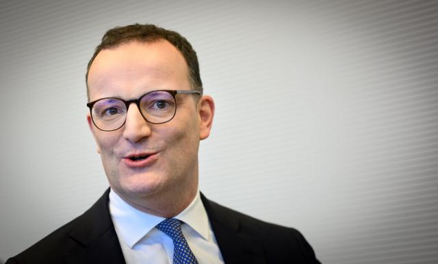03 March 2026, Berlin: Jens Spahn, Christian Democratic Union of Germany (CDU)/ and the Christian Social Union in Bavaria (CSU) parliamentary group leader, arrive before the start of the CDU/CSU faction meeting in the German Bundestag. Photo: Bernd von Jutrczenka/dpa