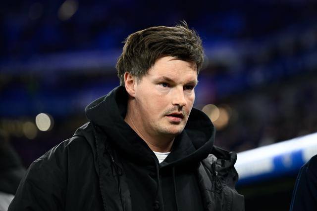 FILED - 01 March 2026, Hamburg: Hamburger coach Merlin Polzin pictured prior to the start of the German Bundesliga soccer match between Hamburger SV and RB Leipzig at Volksparkstadion. Photo: Gregor Fischer/dpa - IMPORTANT NOTE: In accordance with the regulations of the DFL German Football League and the DFB German Football Association, it is prohibited to utilize or have utilized photographs taken in the stadium and/or of the match in the form of sequential images and/or video-like photo series.