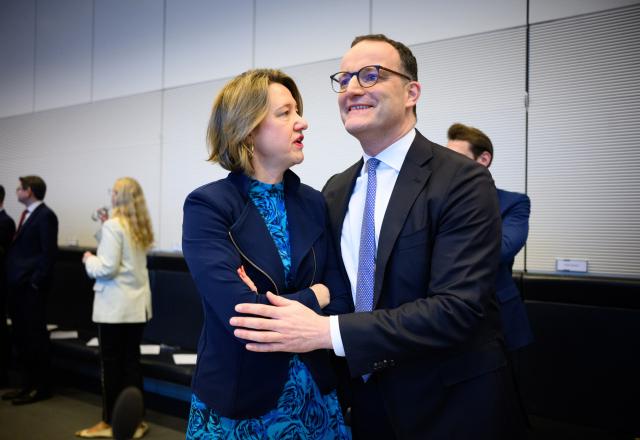 03 March 2026, Berlin: Anja Weisgerber (L), Deputy Chair of the Christian Democratic Union/Christian Social Union (CDU/CSU) parliamentary group for Education, Family, Seniors, Women and Youth, Culture and Media, and Jens Spahn (CDU), Chair of the CDU/CSU parliamentary group in the German Bundestag, engage in conversation ahead of the CDU/CSU parliamentary group meeting in the German Bundestag. Photo: Bernd von Jutrczenka/dpa