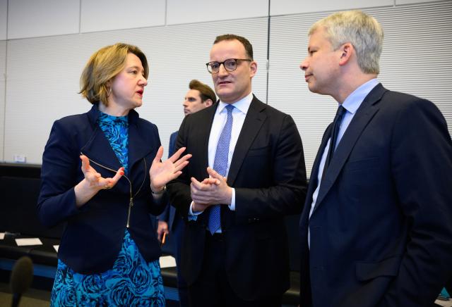 03 March 2026, Berlin: (L-R) Anja Weisgerber, Deputy Chair of the Christian Democratic Union/Christian Social Union (CDU/CSU) parliamentary group for Education, Family, Seniors, Women and Youth, Culture and Media; Jens Spahn, Chair of the CDU/CSU parliamentary group in the German Bundestag; and Steffen Bilger, First Parliamentary Secretary of the CDU/CSU parliamentary group, engage in conversation as they await the opening of the parliamentary group meeting. Photo: Bernd von Jutrczenka/dpa