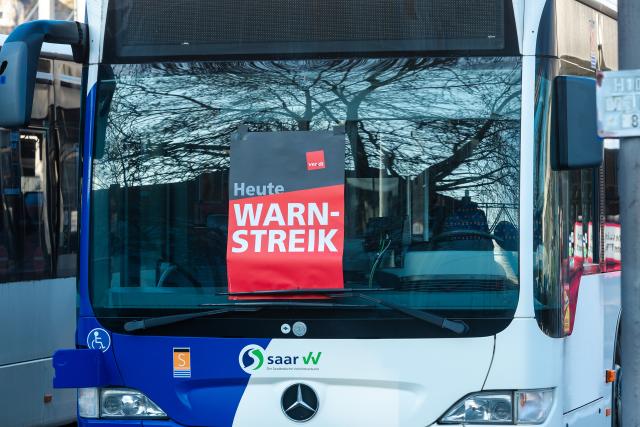 04 March 2026, Saarland, Saarbruecken: Buses stand at a standstill once again at the Saarbahn GmbH bus depot. Photo: Laszlo Pinter/dpa