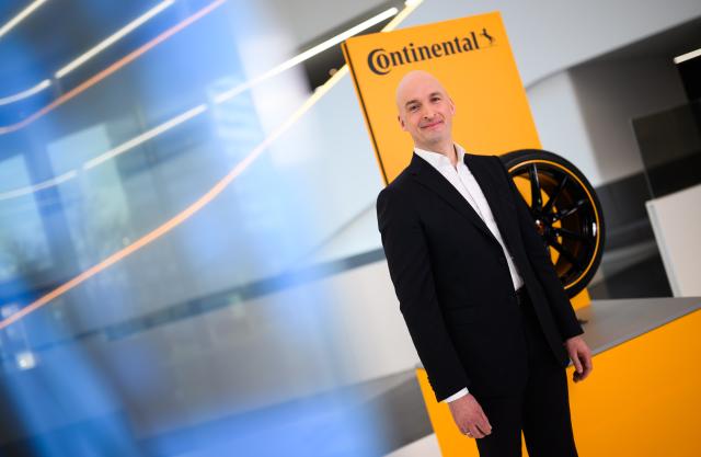 04 March 2026, Lower Saxony, Hanover: Christian Koetz, Chief Executive Officer of Continental AG, poses for a photo at Continental headquarters as the company releases its preliminary results for fiscal year 2025 and outlines its outlook for the current fiscal year. Photo: Julian Stratenschulte/dpa